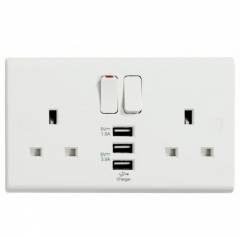 S1288 13A 2G Switched Socket + 3 USB